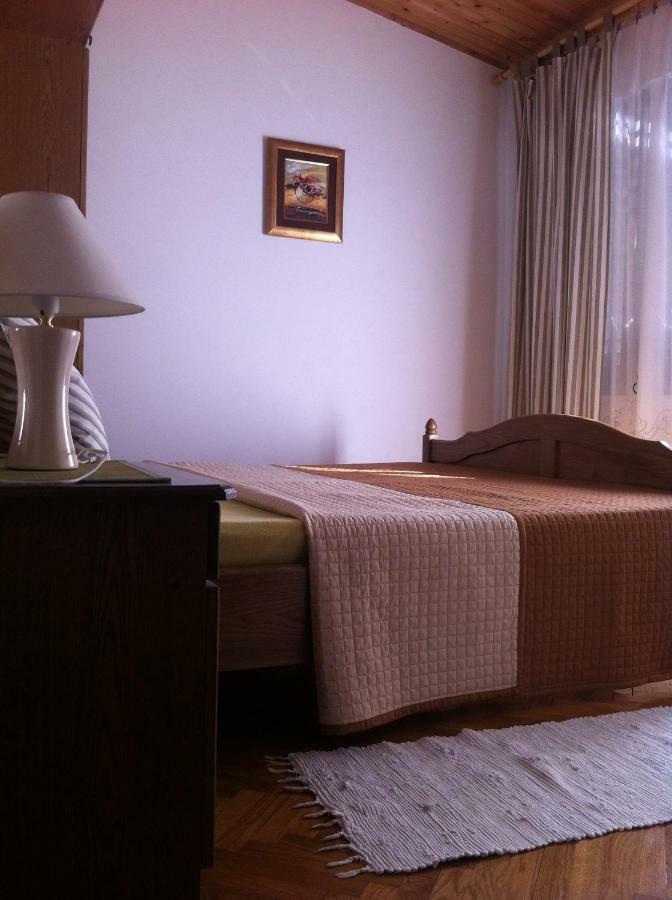 Apartman Ankica วีร์ ภายนอก รูปภาพ